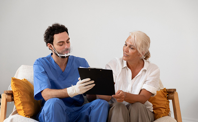 diferencias entre un cna y un home attendant en EEUU